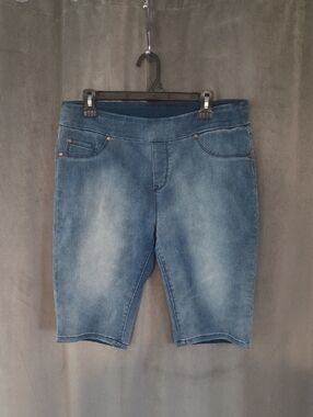 Tribal Mid-Length Faded Blue Denim Shorts Size 10